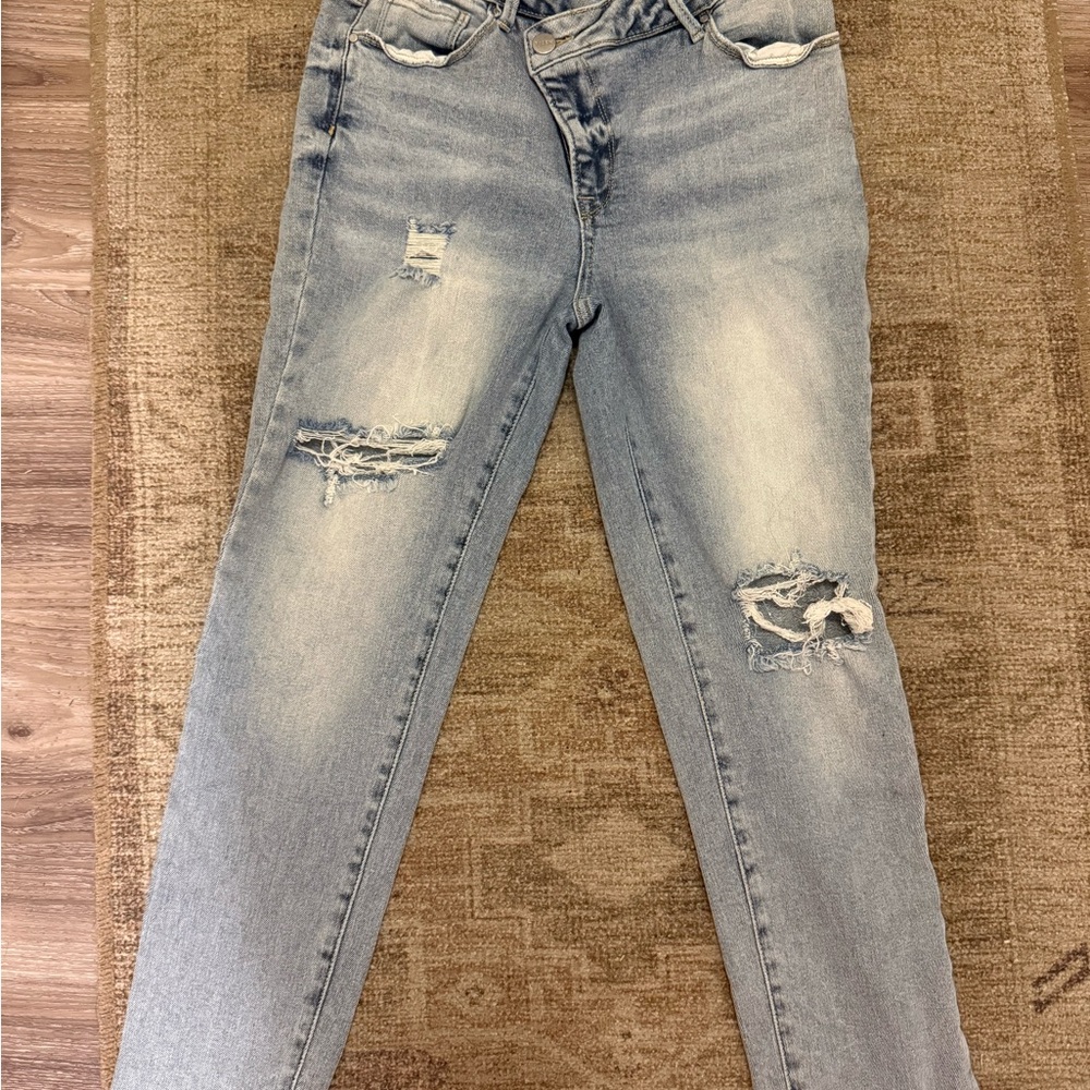 Trendy Distressed Women's Skinny Jeans in Light Blue